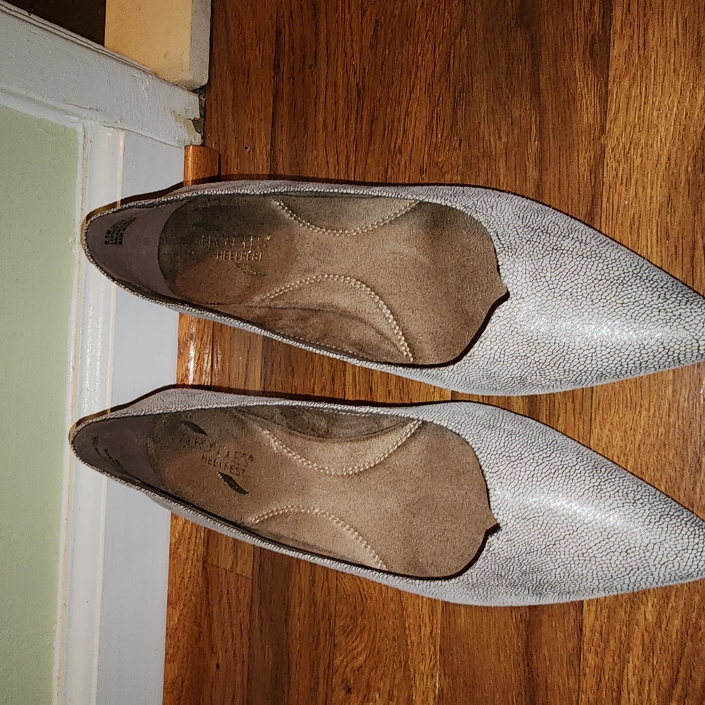 Women's Gray Textured Heels